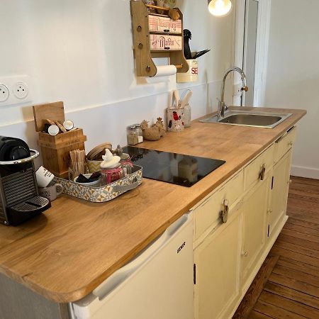 Le Manoir Des Lys Apartman Tilly-sur-Seulles Kültér fotó