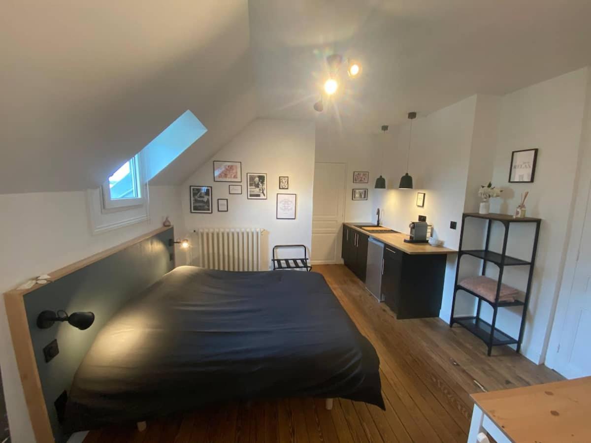 Le Manoir Des Lys Apartman Tilly-sur-Seulles Kültér fotó
