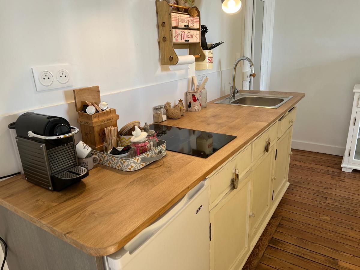 Le Manoir Des Lys Apartman Tilly-sur-Seulles Kültér fotó