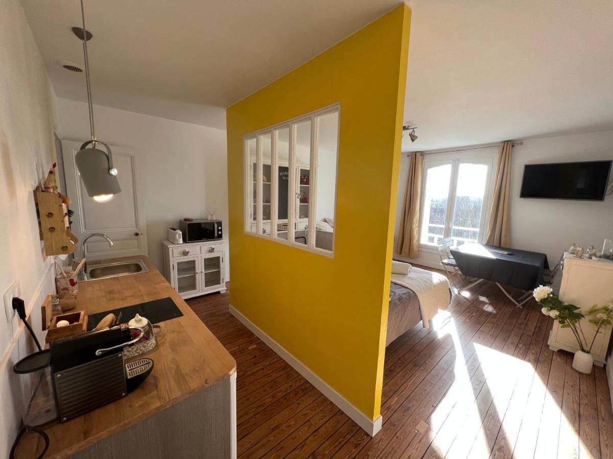 Le Manoir Des Lys Apartman Tilly-sur-Seulles Kültér fotó