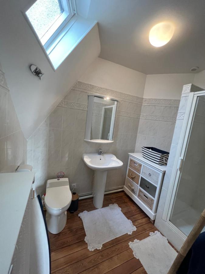 Le Manoir Des Lys Apartman Tilly-sur-Seulles Kültér fotó